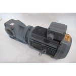 54 RPM 2,2 kW  366 Nm Asmaat 35 mm. Unused. 